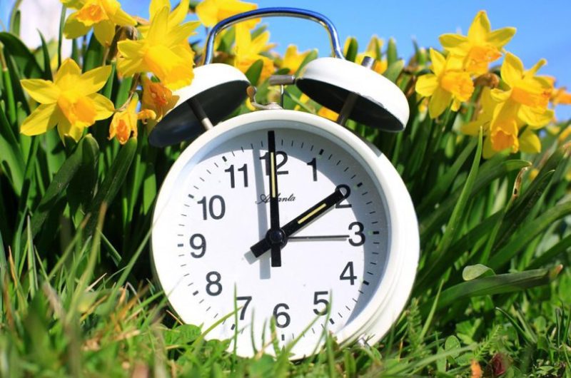 Počinje ljetno računanje vremena, sat se pomjera za sat unaprijed