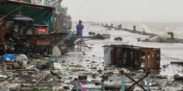 Najmanje pet osoba poginulo u tajfunu u Vijetnamu, broj žrtava na Filipinima blizu 200