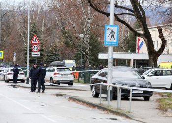 Split: Ozlijeđen policajac oštrim predmetom