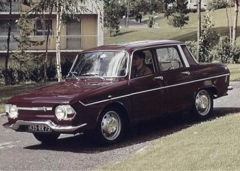 Francuzi su vozačima vezali lijevu nogu da pokažu praktičnost automatskog mjenjača na Renaultu 10