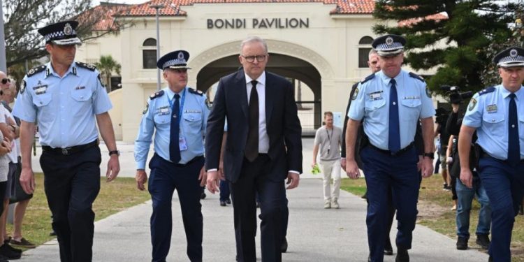 U Australiji zastave spuštene na pola koplja; Albaneze: Pooštrićemo zakone o oružju