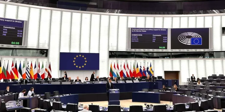 Evropski parlament odložio odluku o nastavku rada na trgovinskom sporazumu sa SAD