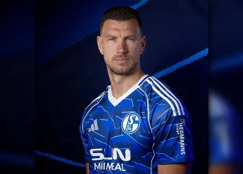 Džeko već odabrao broj koji će nositi u Schalkeu, u četvrtak bi trebao trenirati s novim saigračima