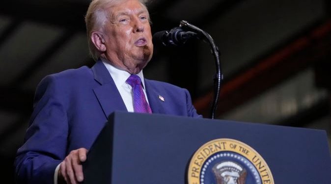 Tramp produžio sankcije Rusiji zbog rata u Ukrajini; Razmatra ograničeni udar na Iran zbog nuklearnog sporazuma