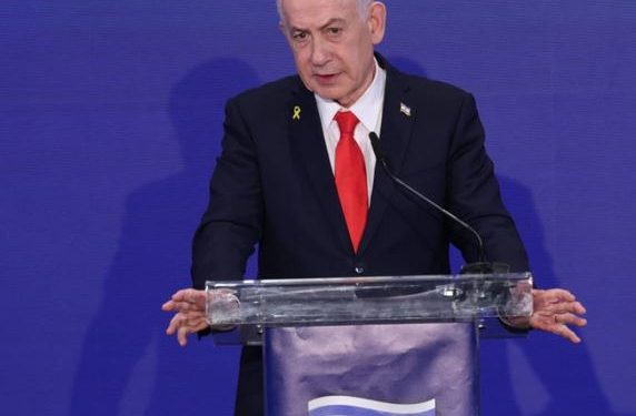 Izraelski opozicioni lider optužio Netanjahua za manipulisanje tajnim dokumentima