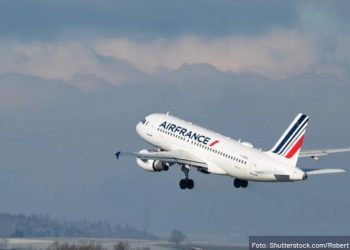 Avion Er Fransa se vratio nekoliko minuta po polijetanju jer se zapalio reaktor