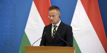 Peter Sijarto: Mađarska će ponovo potvrditi podršku mirovnim naporima Donalda Trampa