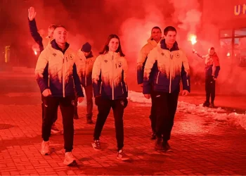 Uz baklje i vatromet na Palama svečano dočekani predstavnici BiH na Zimskim olimpijskim igrama