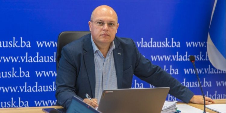 Nazire li se četvrta Vlada u tri i po godine u Krajini: SDA šalje NES, SDP i NiP u opoziciju?