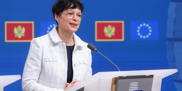 Komesarka Marta Kos u posjeti Crnoj Gori kako bi izrazila podršku putu te zemlje ka pristupanju EU