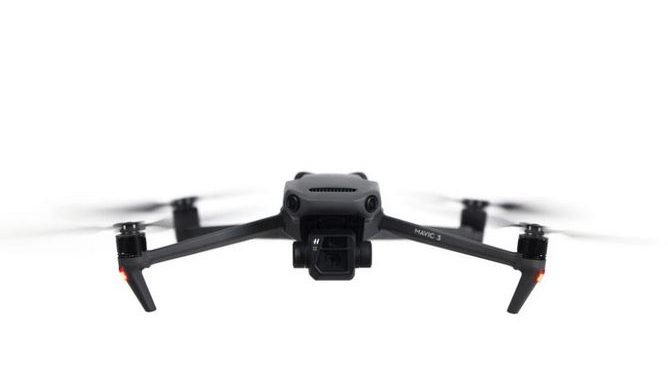 Iranski dron pogodio hotel Burdž al Arab u Dubaiju, izbio požar