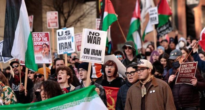 Protesti širom SAD, negde se slavi pogibija Hamneija, a negde kritikuju napadi na Iran