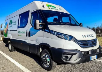 Iveco testira bežično punjenje električnog kombija u pokretu