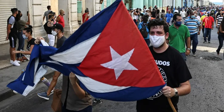 Nemiri na Kubi zbog nestašica: Opljačkana zgrada Komunističke partije, oglasio se predsjednik