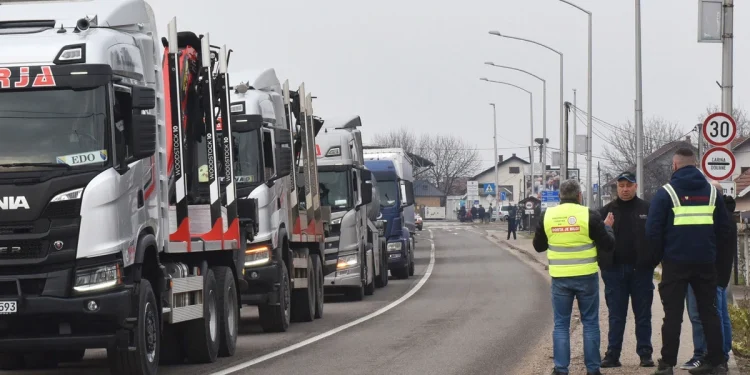 “Alarm u transportnom sektoru: 875 vozača vraćeno s granice, najavljeni masovni protesti”