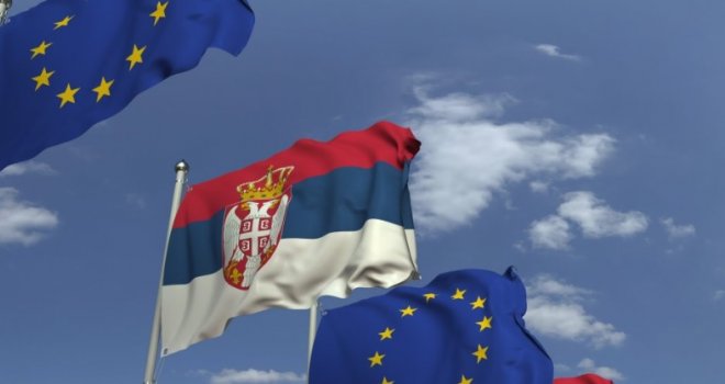 EU poziva Srbiju da u potpunosti primeni preporuke Venecijanske komisije