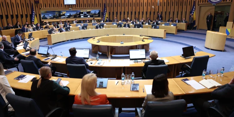 Dom naroda PSBiH o platama i naknadama u institucijama BiH