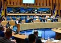 Konačno usvojene izmjene zakona: Državnim službenicima bit će povećane plate bez obzira na usvajanje budžeta