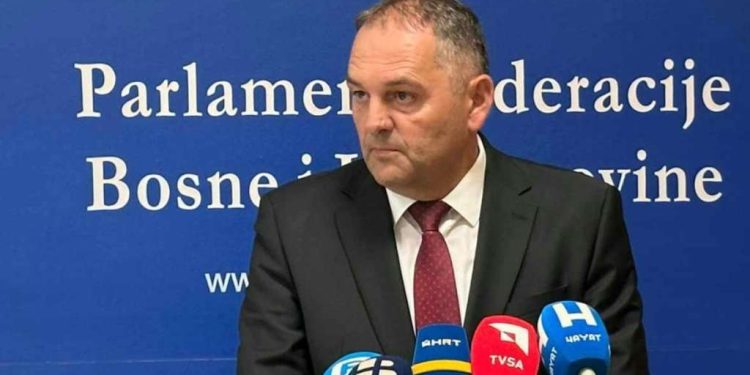 Martinović: Nije bilo inicijativa u BiH, revizija hrvatskih državljanstava u isključivoj je nadležnosti institucija vlasti u RH