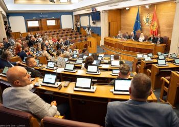 Nova rekonstrukcija Spajićeve Vlade: Četiri nova ministra u izvršnoj vlasti, opozicija napustila salu