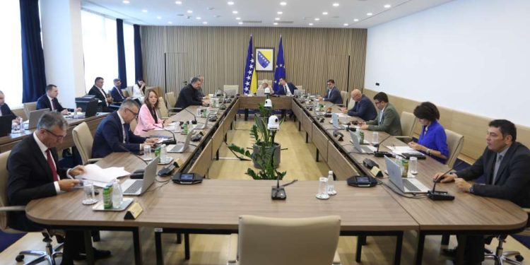 Vijeće ministara BiH 15. jula o privremenim prihvatnim centrima za smještaj migranata