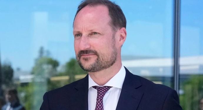 Norveška: Prestolonasljednik Hokon postao kralj nakon smrti Haralda V