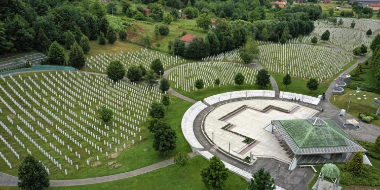 Udruženja žrtava traže istragu zbog saslušavanja zaposlenika Memorijalnog centra Srebrenica