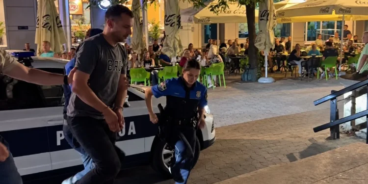Fahret Horozović, koji je automobilom teško povrijedio troje djece u Cazinu, predat u Tužilaštvo USK