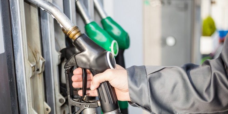 Dizel dosegao četiri KM: Vlasti spavaju, lančana poskupljenja roba i usluga mogla bi ići i do 15 posto