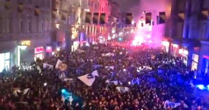 NEZAPAMĆENJO SLAVLJE ZBOG PLASMANA BH REPREZENTACIJE NA SVIJETSKO NOGOMETNO PRVENSTVO-VELIKA KLADUŠA PLAMTILA OD RADOSTI