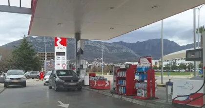 Navala na benzinske pumpe u Crnoj Gori nakon upozorenja naftnih kompanija